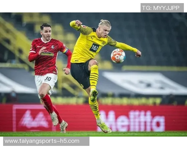 安塞尔米诺精彩头球破门助多特在第41分钟取得领先